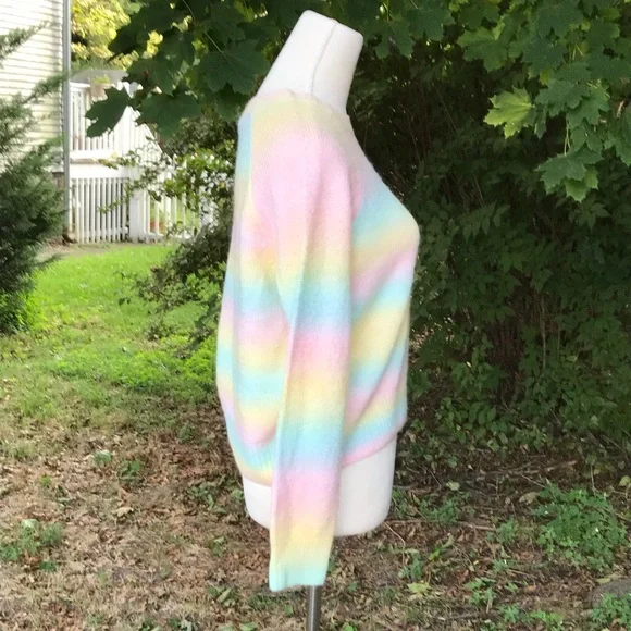 BB Dakota☀️Pastel striped Ombre sweater - Picture 5 of 11